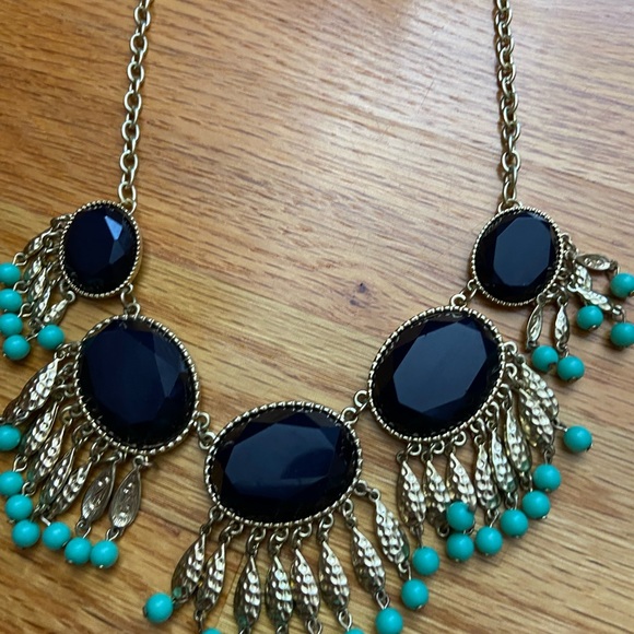 Statement Neckkace - Picture 3 of 7